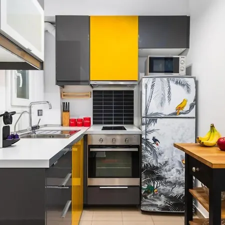 2br Gem With Fun Decor & Scenic Views