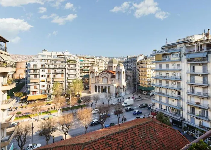 2br Gem With Fun Decor & Scenic Views Apartament *